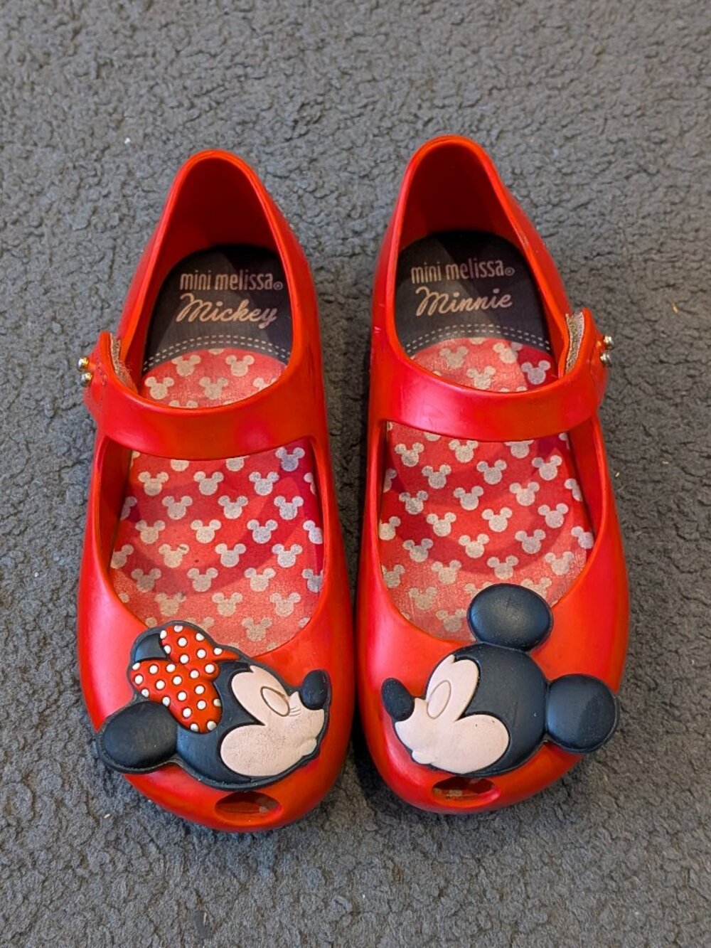 Mini Melissa Ultragirl Disney Minnie and Mickey Mouse kissing in Red size 10